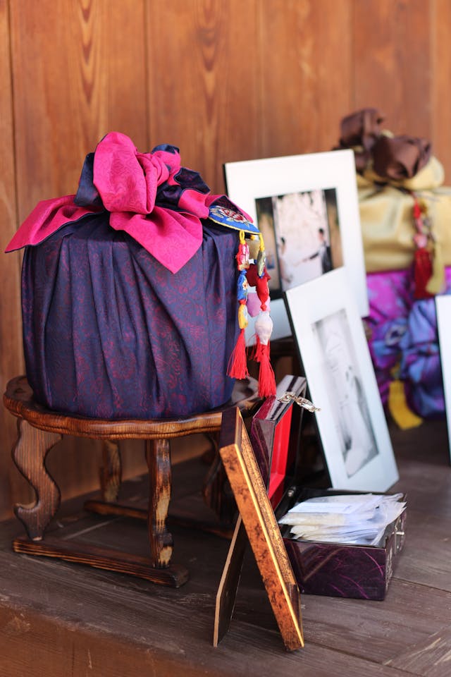 Gift Picture frames and other wrapped gifts, which are commonly given by the groom's family